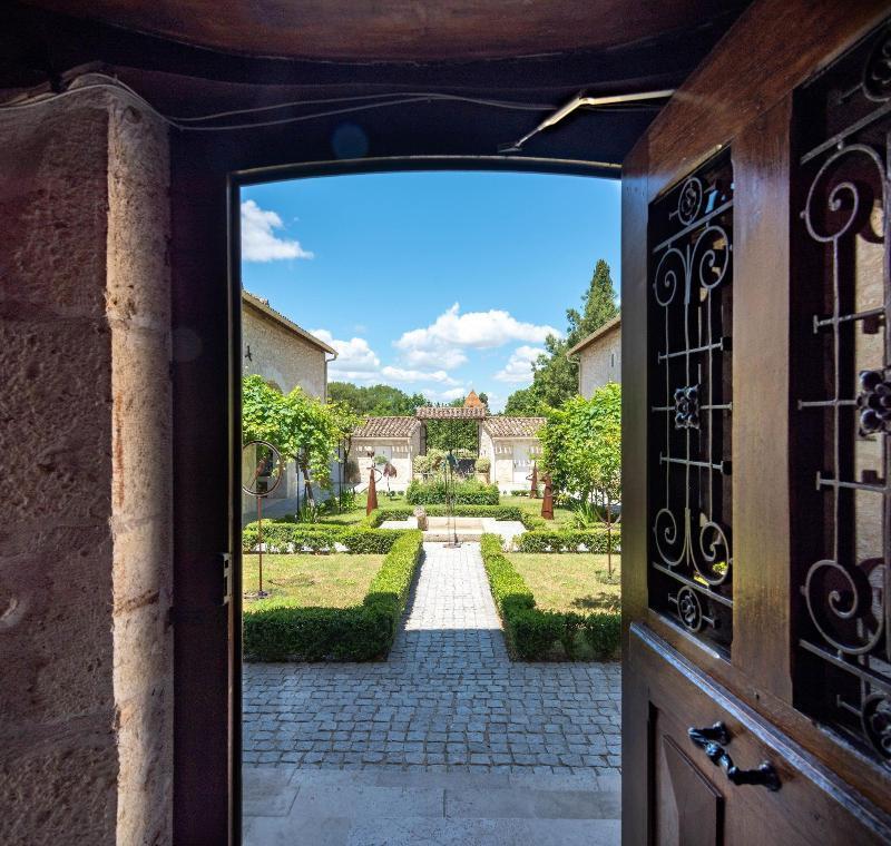 Chateau De L'Hoste Saint-Beauzeil Exterior foto